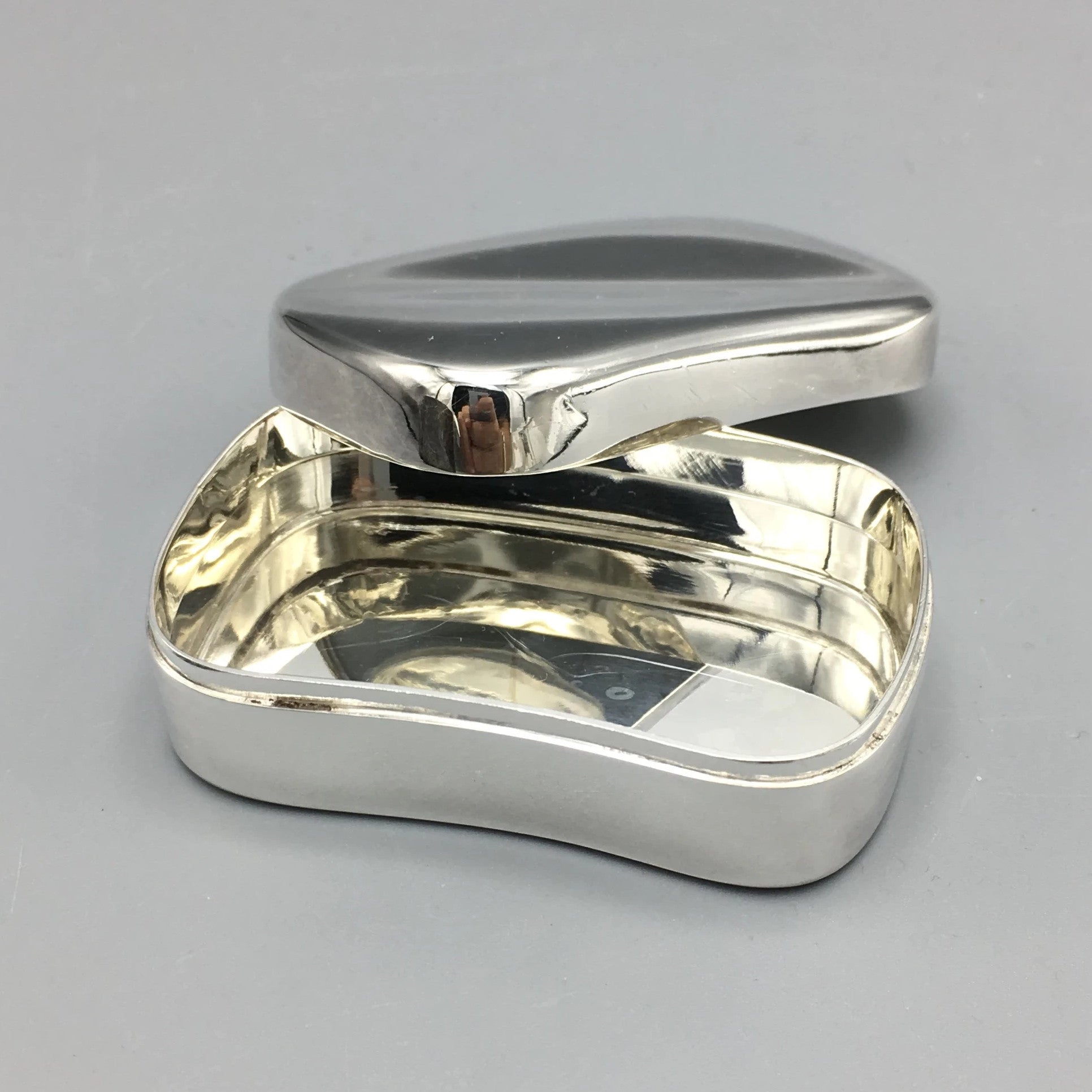 NEW Tiffany & Co. Sterling Silver Thumbprint Pill Box by Elsa 